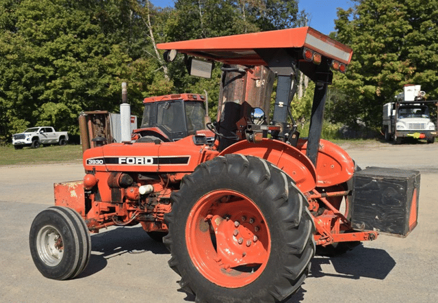 Image of Ford 3930 equipment image 1
