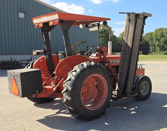 Image of Ford 3930 equipment image 3