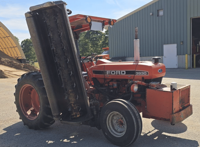 Image of Ford 3930 equipment image 4