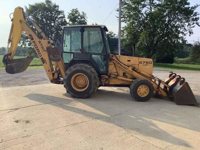 Image of Ford 575D equipment image 3