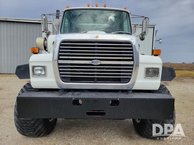 Image of Ford 8000 equipment image 1
