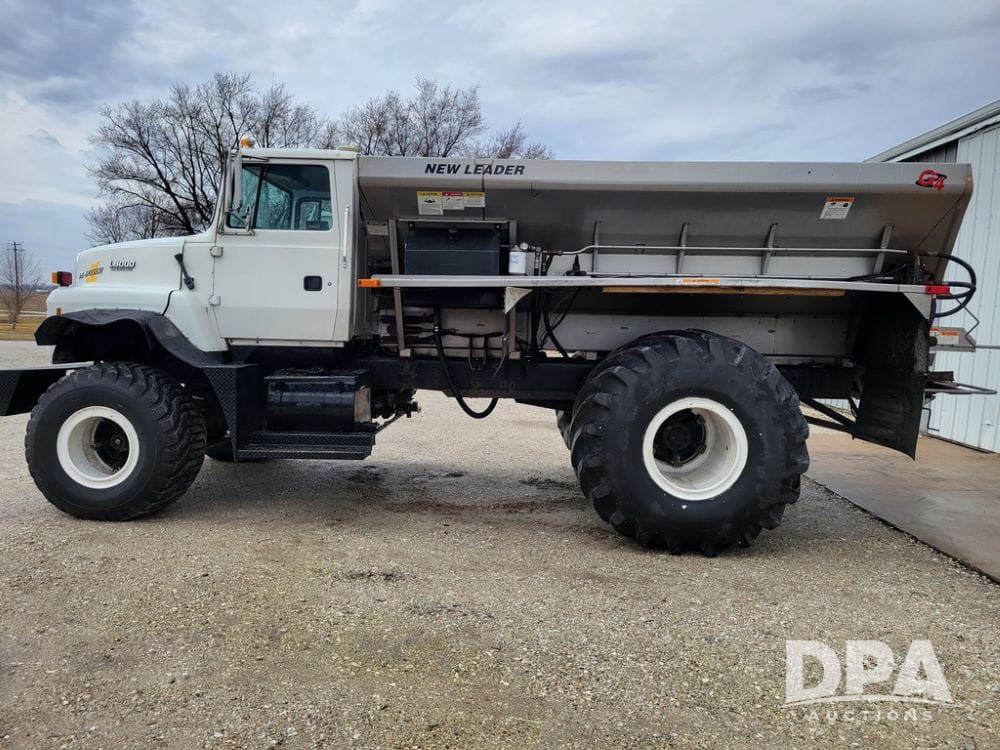 1993 Ford 8000 Equipment Image0