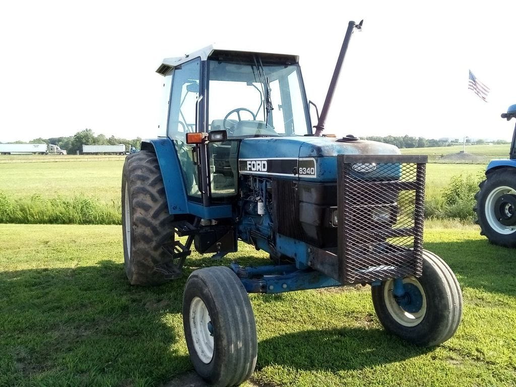1993 Ford 8340 Equipment Image0
