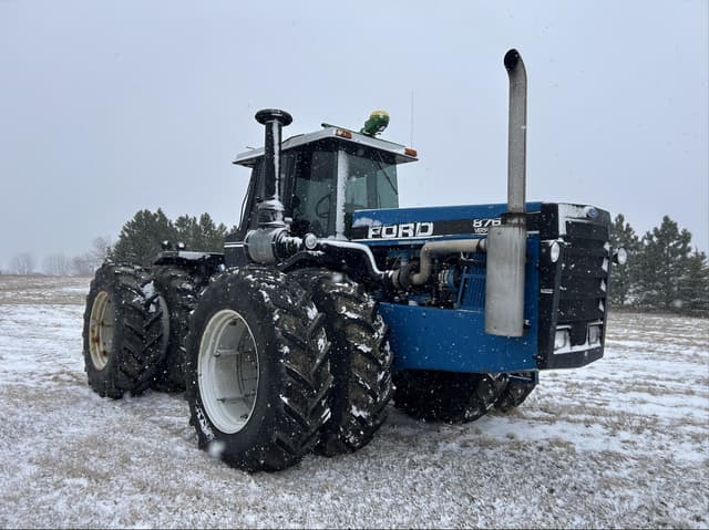 Image of Ford 876 equipment image 2