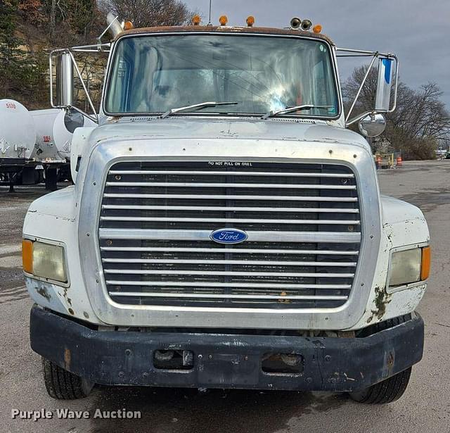 Image of Ford L9000 equipment image 1