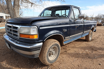 1993 Ford F-150 Equipment Image0