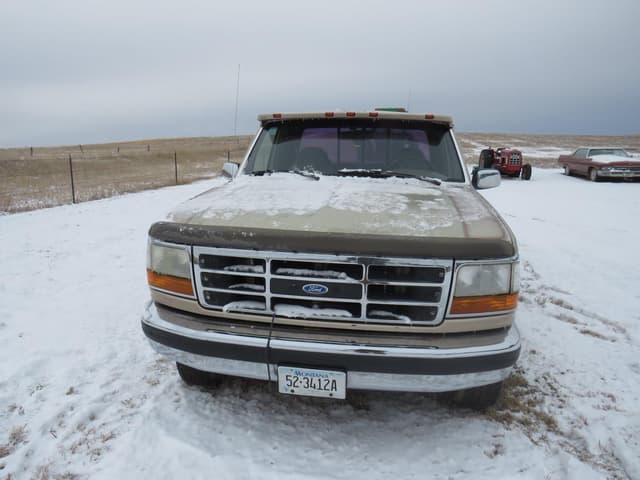 Image of Ford F-150 equipment image 1