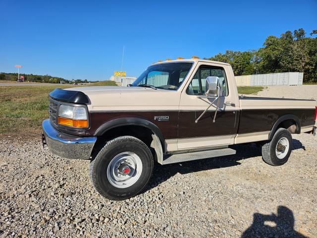 Image of Ford F-250 equipment image 2
