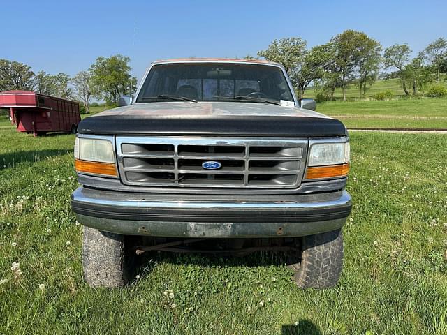 Image of Ford F-350 equipment image 2