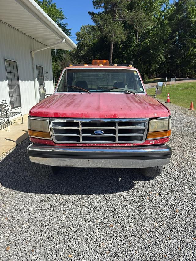 Image of Ford F-350 equipment image 4