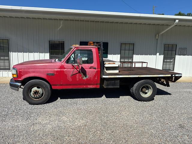 Image of Ford F-350 equipment image 1