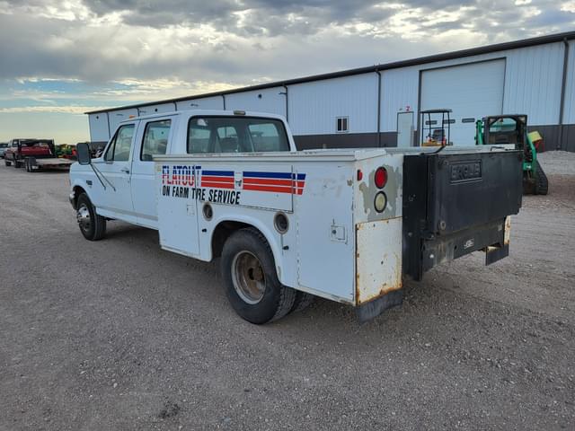 Image of Ford F-350 equipment image 3