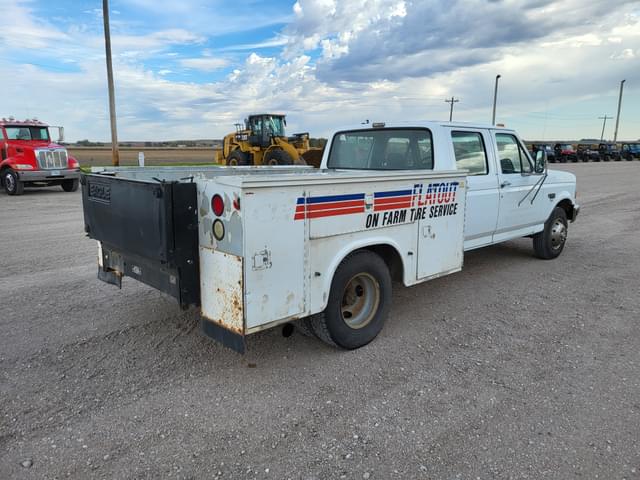 Image of Ford F-350 equipment image 2