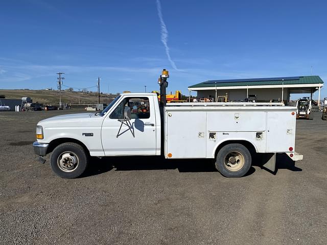 Image of Ford F-350 equipment image 2