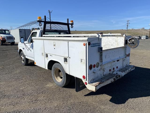 Image of Ford F-350 equipment image 3