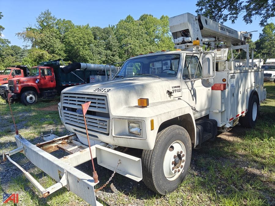 1993 Ford F-700 Equipment Image0