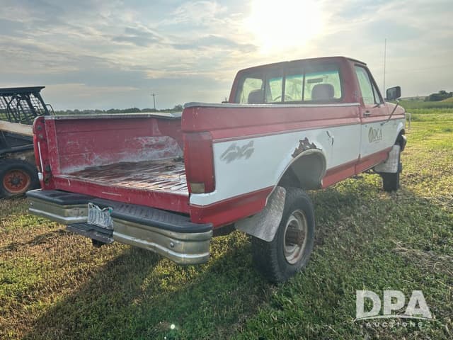Image of Ford F-250 equipment image 3