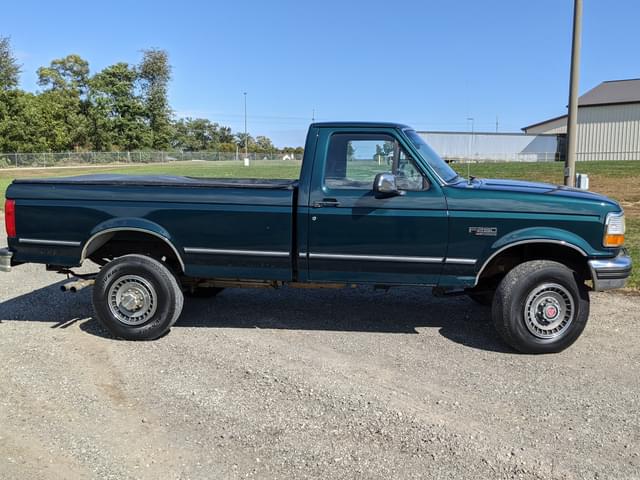 Image of Ford F-250 equipment image 3