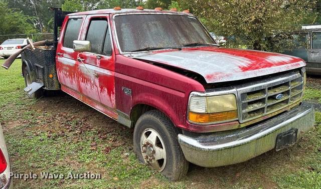 Image of Ford F-350 equipment image 2