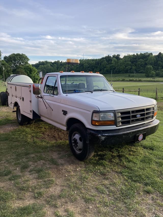 Image of Ford F-350 equipment image 1