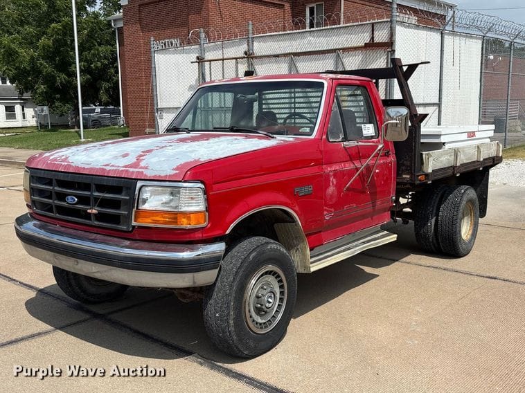 1993 Ford F-350 Equipment Image0