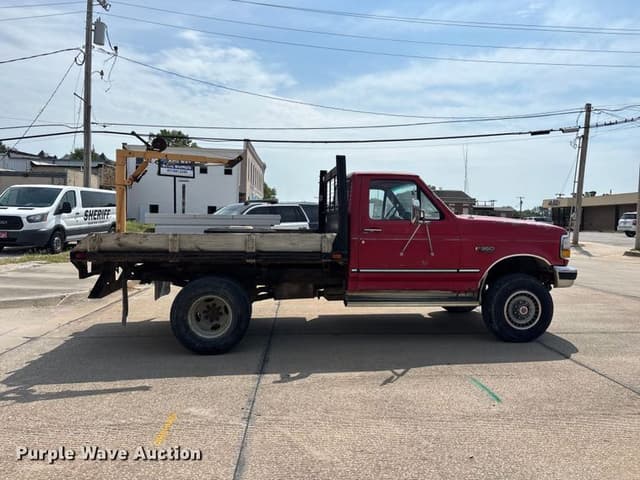Image of Ford F-350 equipment image 3
