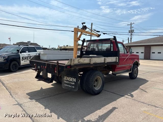 Image of Ford F-350 equipment image 4