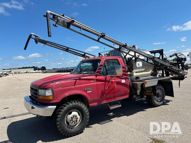 Image of Ford F-350 equipment image 1