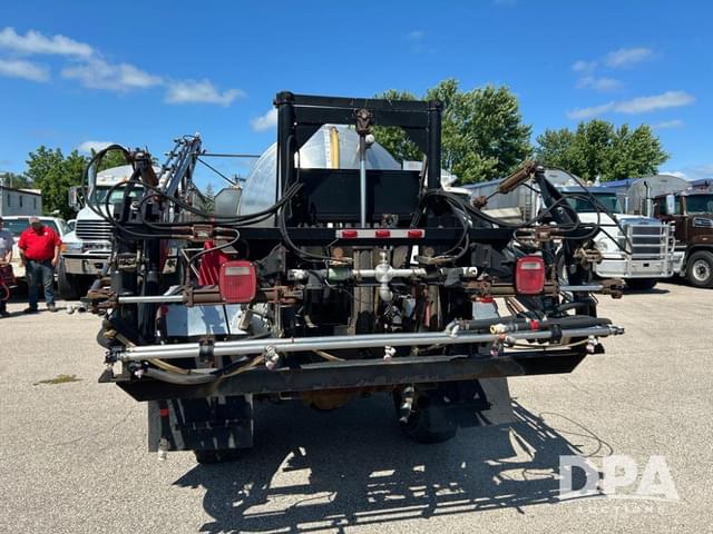 Image of Ford F-350 equipment image 4