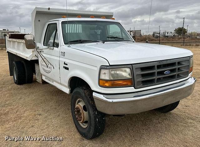 Image of Ford F-450 equipment image 2