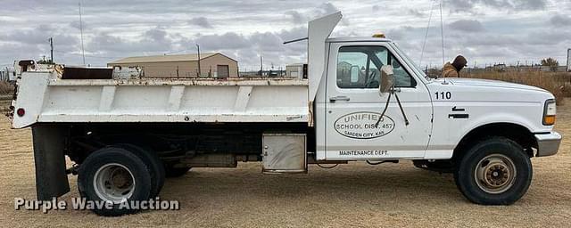 Image of Ford F-450 equipment image 3