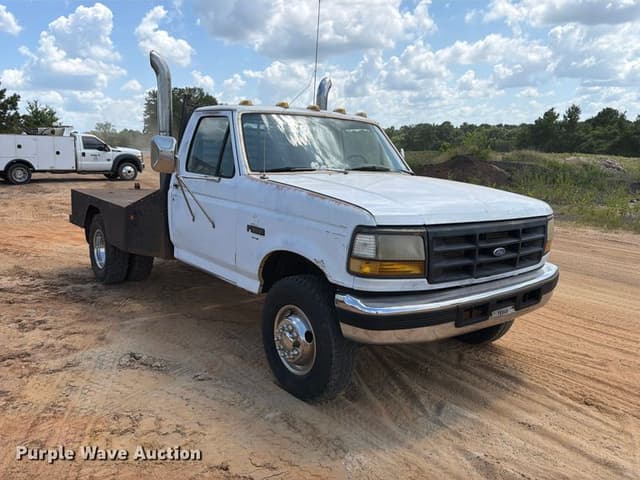 Image of Ford F-450 equipment image 2
