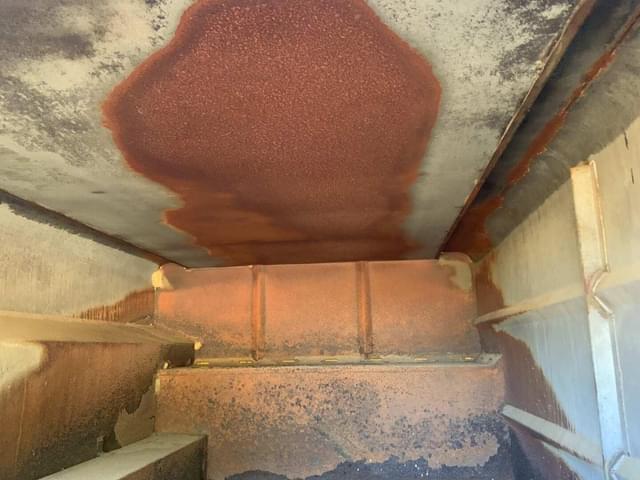 Image of Ford F600 equipment image 3