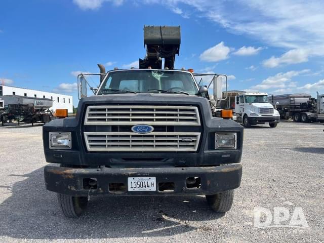 Image of Ford F-600 equipment image 2
