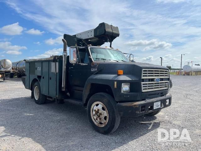 Image of Ford F-600 equipment image 4