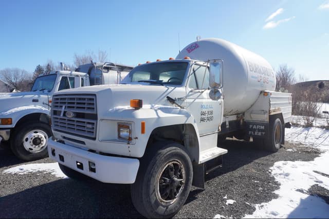 Image of Ford F-700 equipment image 1