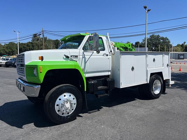 Image of Ford F-700 equipment image 1