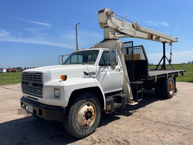 Image of Ford F-700 Primary image