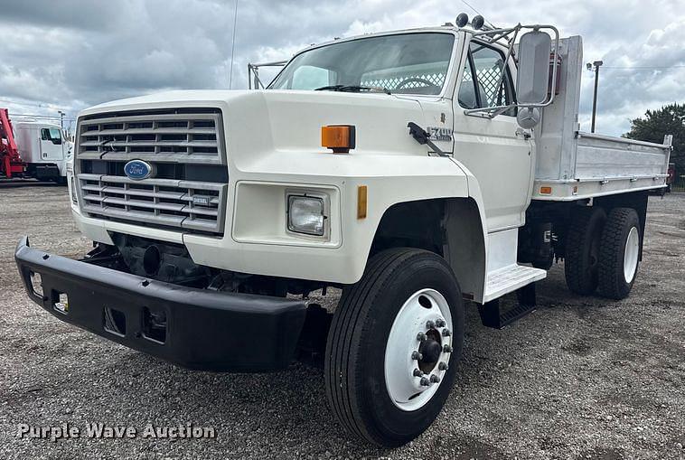 Image of Ford F700 Primary image