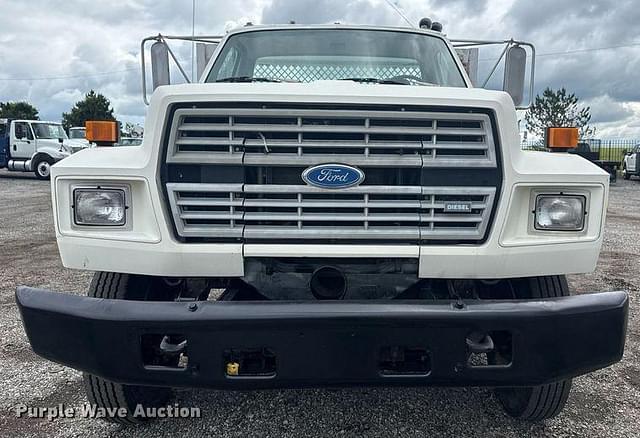 Image of Ford F700 equipment image 1