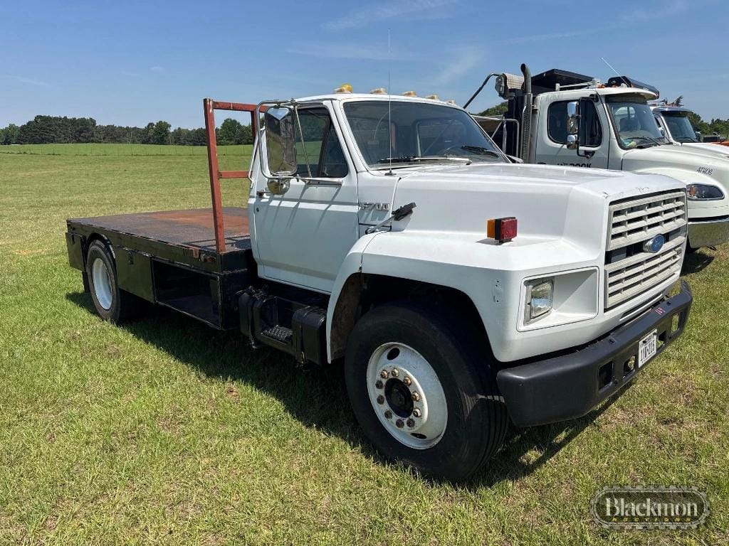 1993 Ford F700 Equipment Image0