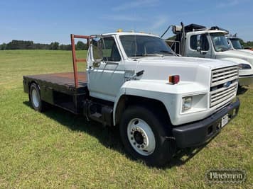 Main image Ford F700