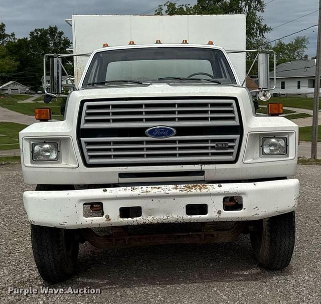 Image of Ford F700 equipment image 1