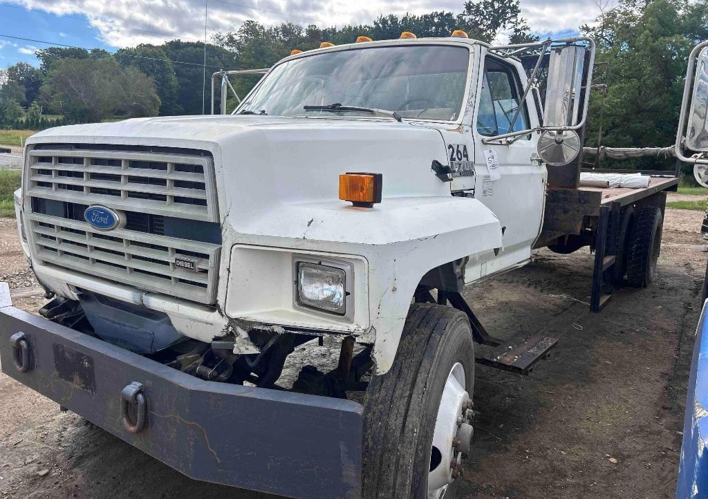 Image of Ford F-700 Primary image
