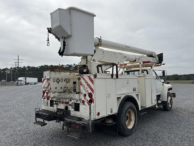 Image of Ford F-800 equipment image 4