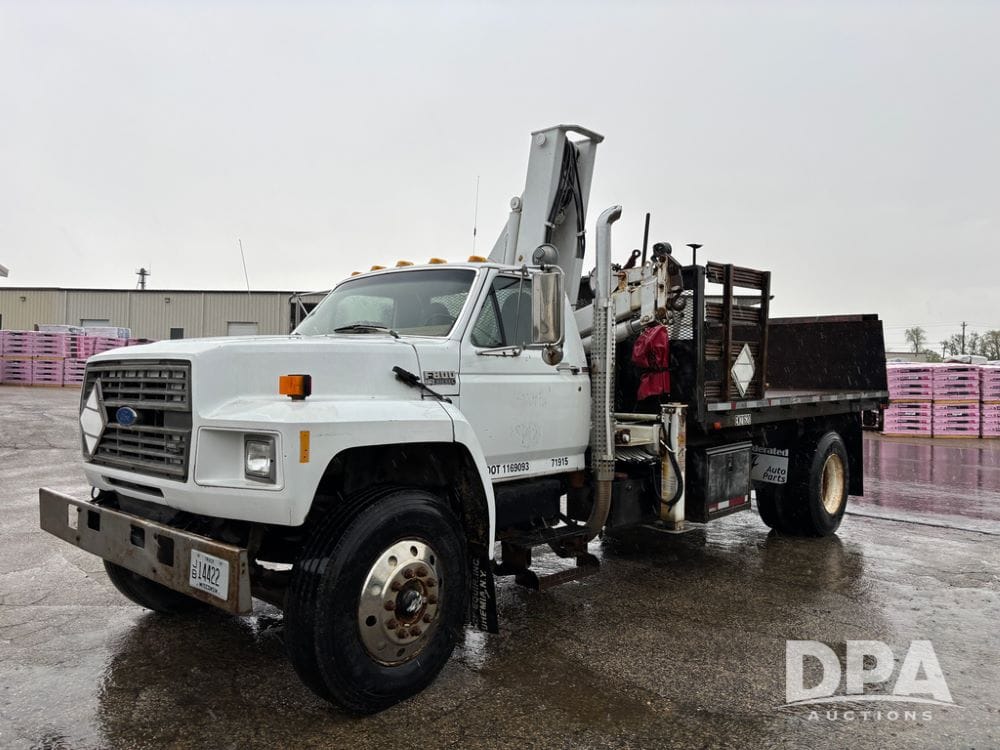 1993 Ford F-800 Equipment Image0