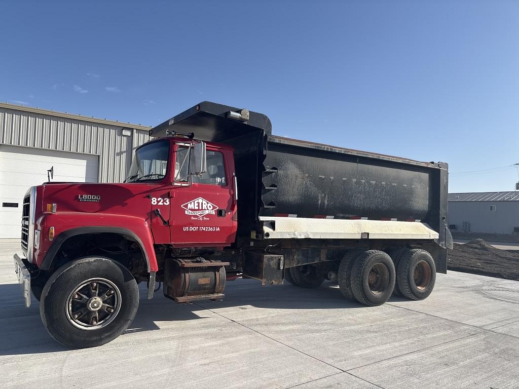Image of Ford L8000 Primary image