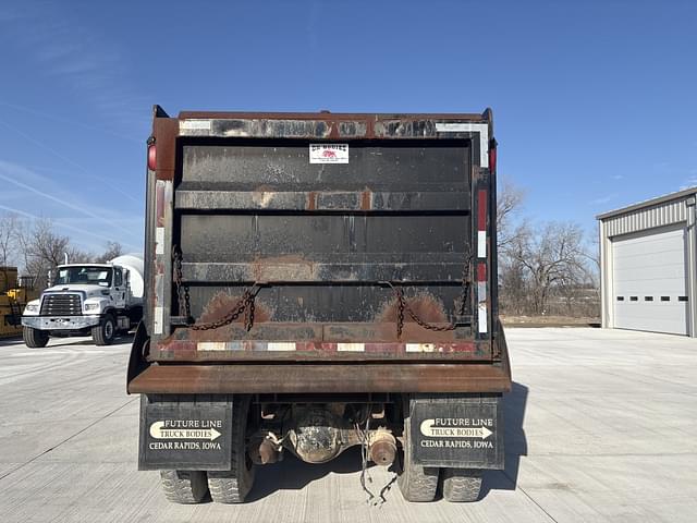Image of Ford L8000 equipment image 2