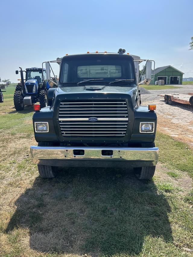 Image of Ford L9000 equipment image 1