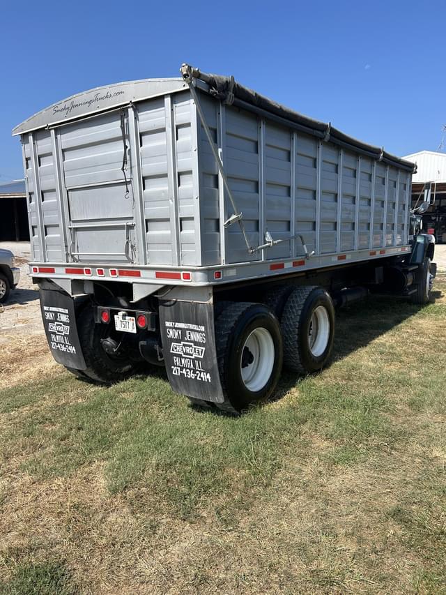 Image of Ford L9000 equipment image 4